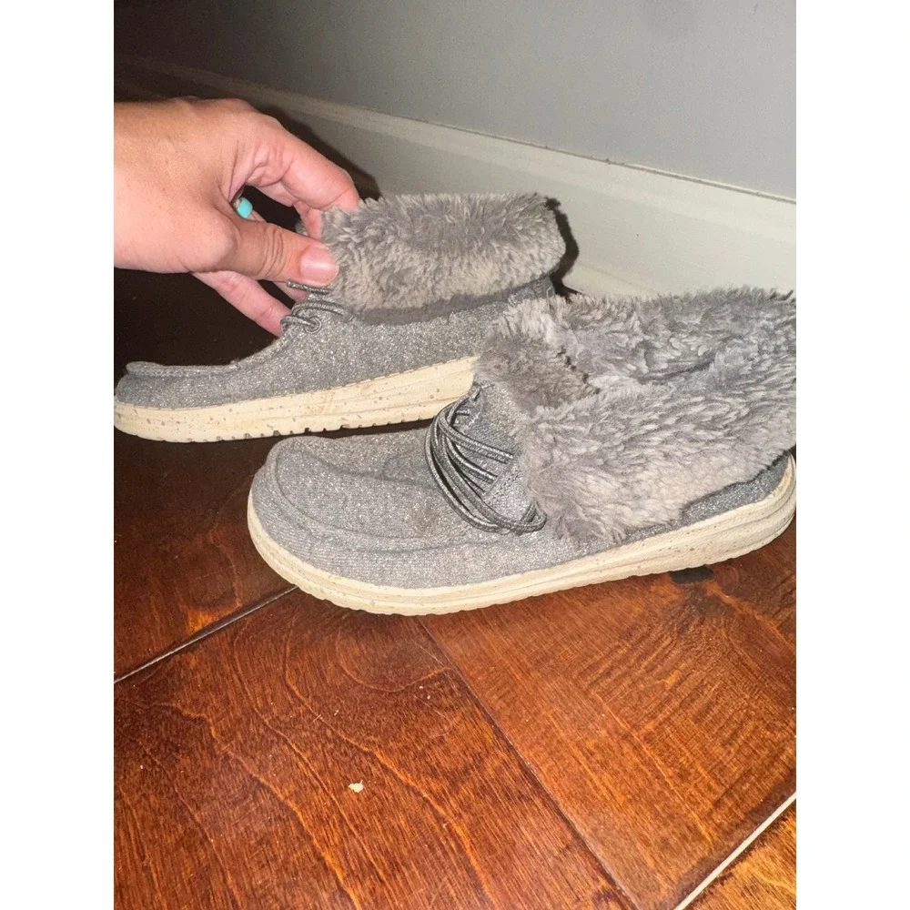 Hey Dude Britt Youth Grey Sparkling Faux Fur Lined Boots Girls Size K13 EU 32